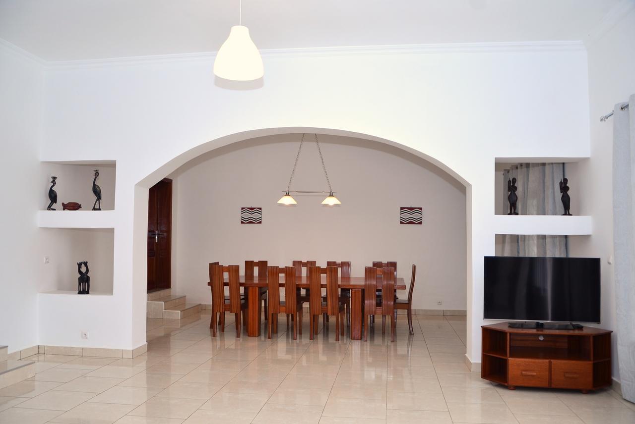 Hotel Maisons-Sifa Butare Экстерьер фото