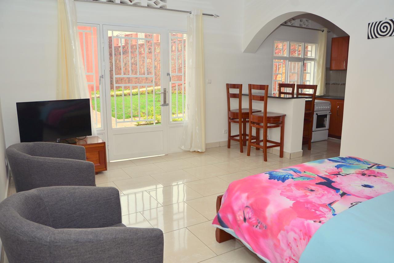 Hotel Maisons-Sifa Butare Экстерьер фото